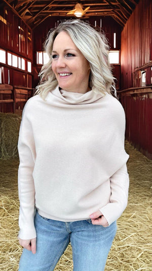 
            
                Load image into Gallery viewer, Susanna Dolman Pullover
            
        